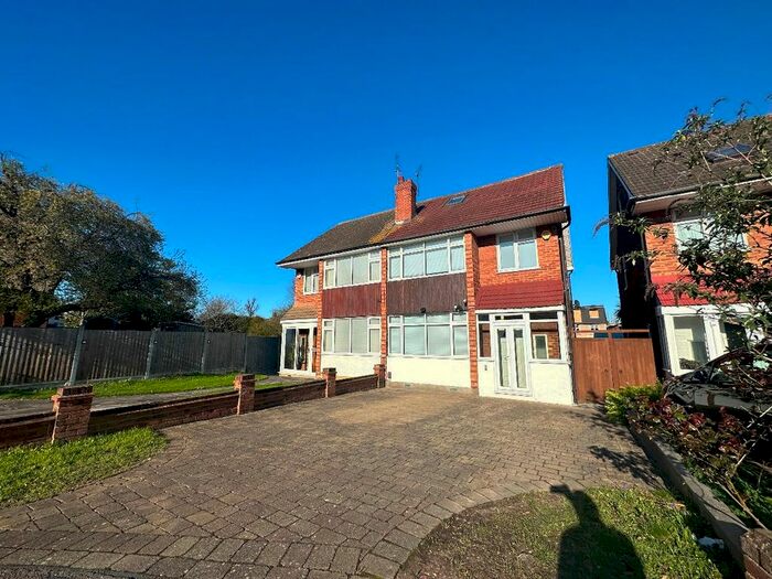 4 Bedroom Semi-Detached House To Rent In Saxon Close, Harold Wood, Romford, RM3