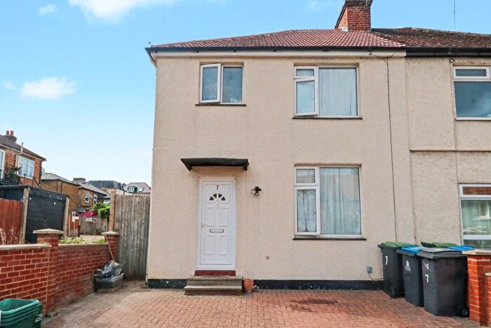 3 Bedroom Semi-Detached House To Rent In Tolworth, Kingston Upon Thames, KT6