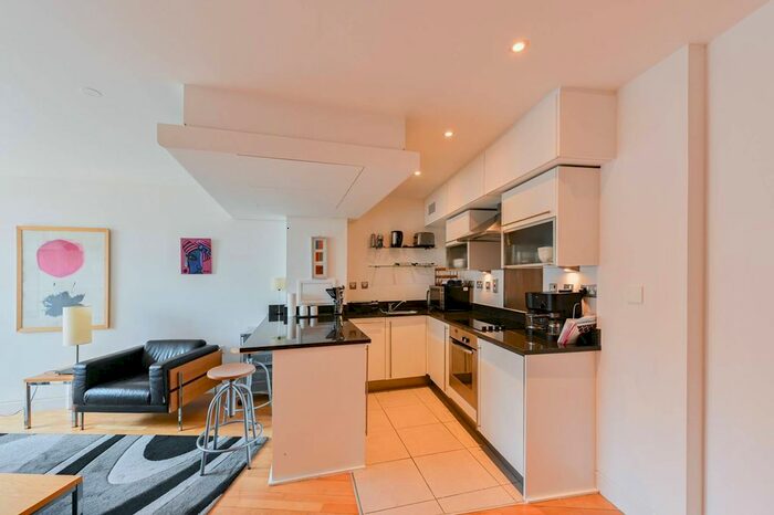 1 Bedroom Flat To Rent In Albert Embankment, Vauxhall, London, SE1