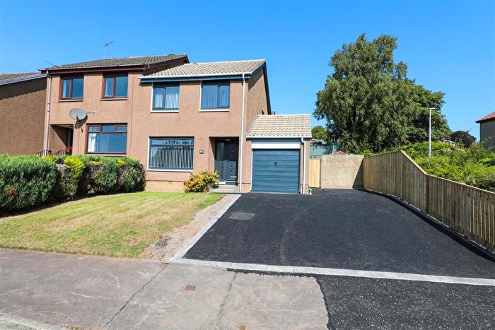 3 Bedroom Semi Detached House For Sale In Cowal Crescent, Glenrothes, KY6