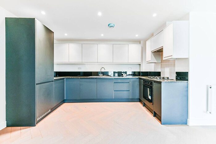 2 Bedroom Flat To Rent In Norbury Avenue, Norbury, London, SW16