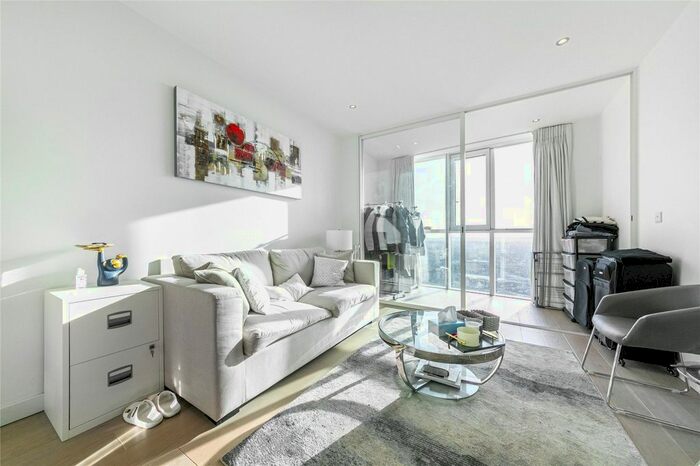 1 Bedroom Flat To Rent In Sky Gardens, Wandsworth Road, London, SW8