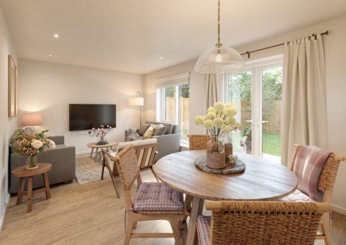 3 Bedroom End Of Terrace House For Sale In Fishers Vale Close, Marston, OX3