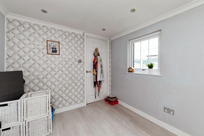 3 Bedroom Terraced House For Sale In Upper Maylins, Letchworth Garden City, SG6