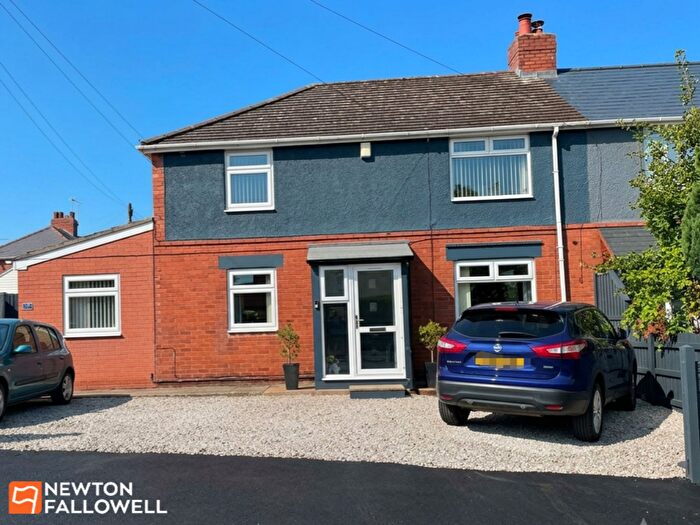 4 Bedroom Semi-Detached House For Sale In Queensway, Forest Town, NG19