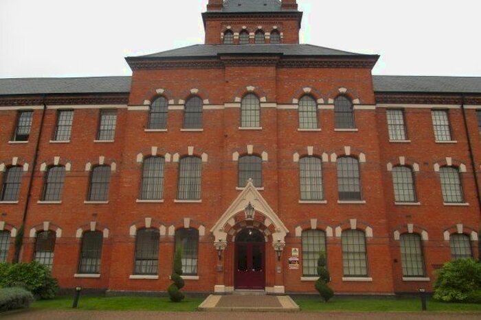 2 Bedroom Flat To Rent In Highcroft Hall, Birmingham B23