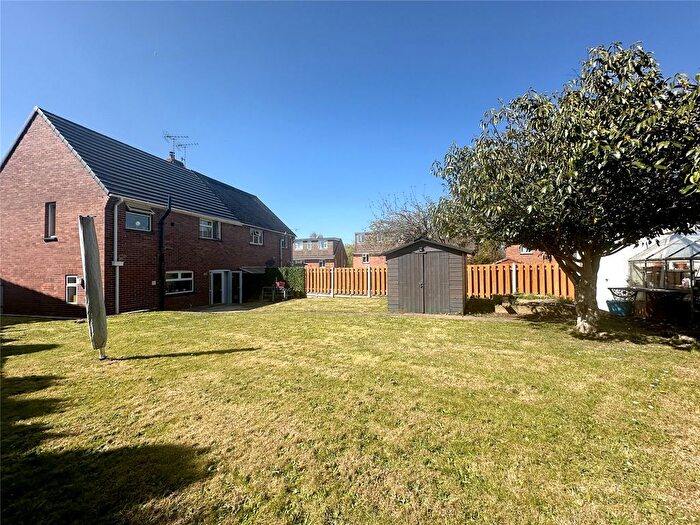 3 Bedroom Semi-Detached House To Rent In Exeter, Devon, EX1