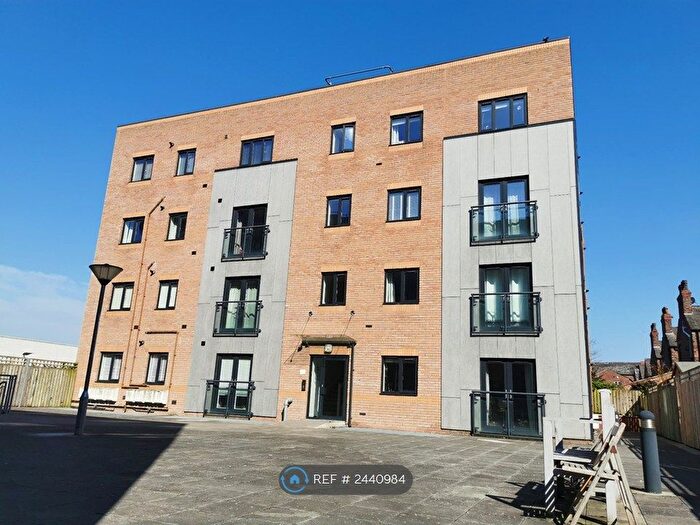 2 Bedroom Flat To Rent In Woodfield Road, Altrincham, WA14