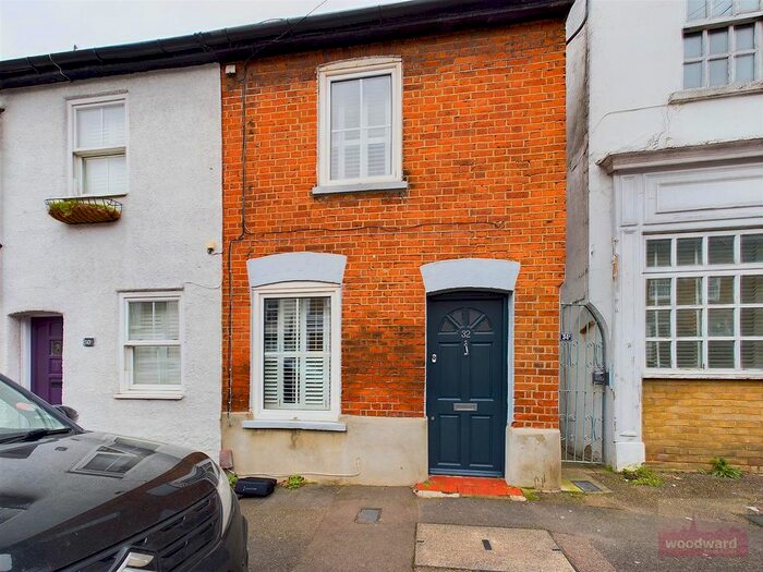 2 Bedroom Property To Rent In Middle Road, Harrow-On-The-Hill, Harrow, HA2