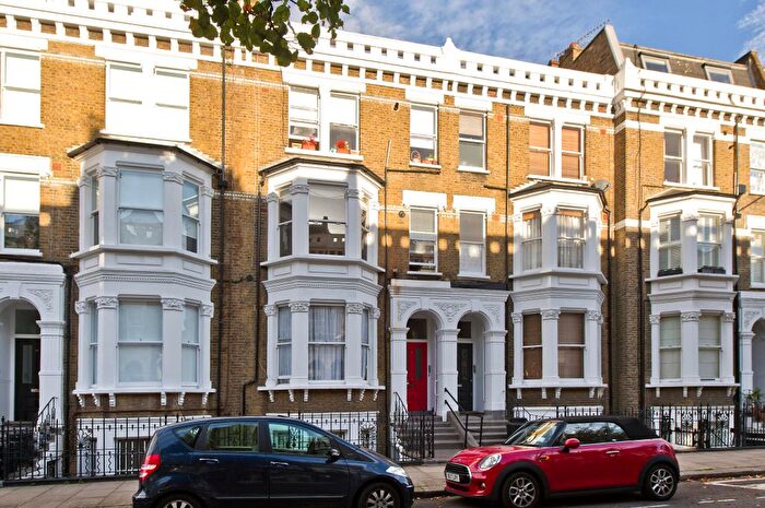 1 Bedroom Flat For Sale In Bolingbroke Road, London, W14