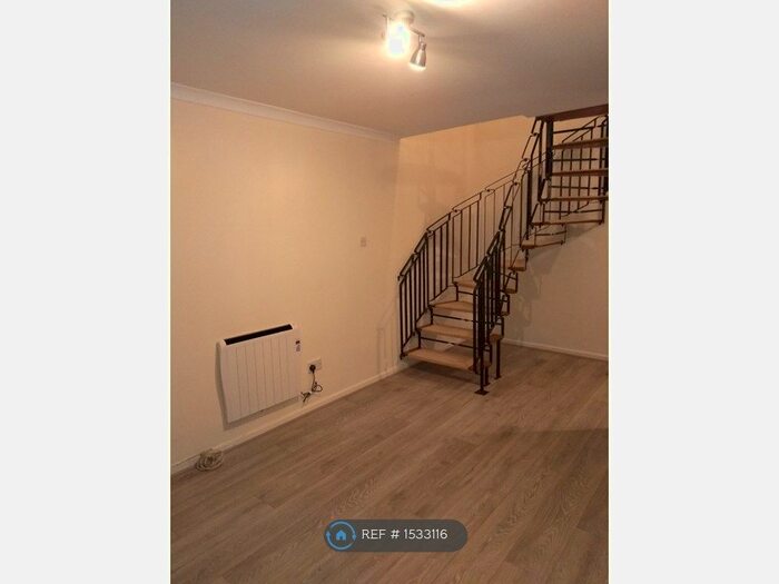 1 Bedroom Terraced House To Rent In Hedgeside, Crawley, RH11