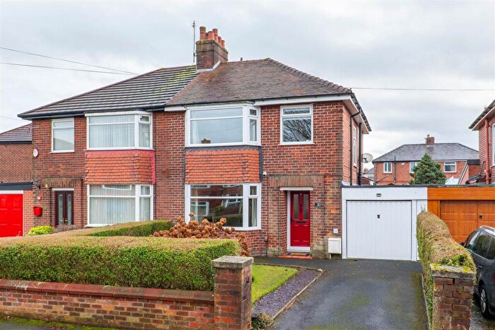 3 Bedroom Semi Detached House For Sale In Worcester Avenue, Leyland, PR25