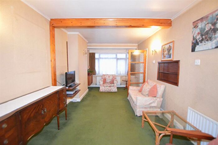 3 Bedroom Semi-Detached House For Sale In Villiers Avenue, Twickenham, TW2
