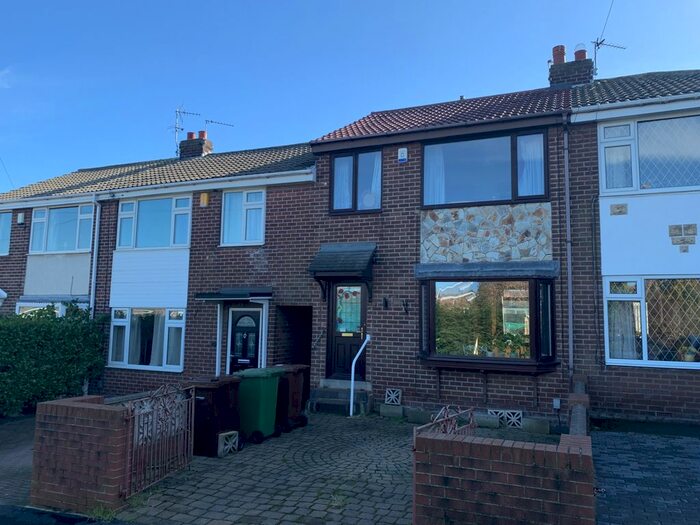 3 Bedroom Town House To Rent In Grey Street, Outwood, WF1