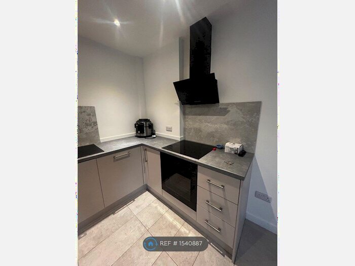 2 Bedroom Flat To Rent In Lower Clapton Road, London, E5