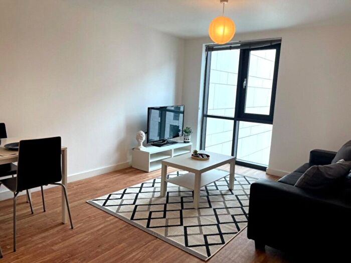 2 Bedroom Flat To Rent In The Courtyard, Stanhope St, Liverpool, L8