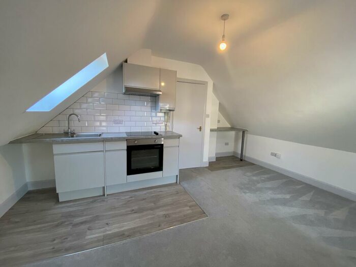 Apartment To Rent In Cecil Road, Bournemouth, BH5