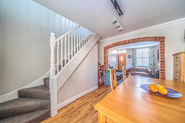2 Bedroom Terraced House For Sale In East Reading, Berkshire, RG1