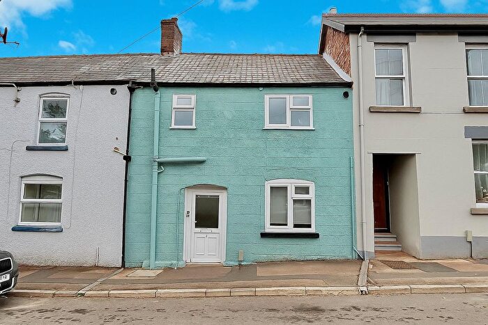 2 Bedroom Cottage For Sale In Silver Street, Littledean, Cinderford, GL14
