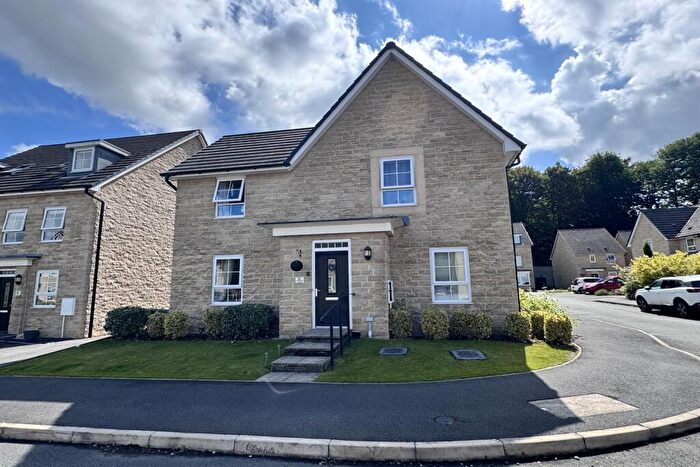 4 Bedroom Detached House For Sale In Sovereign Way, Chapel-En-Le-Frith, High Peak, SK23