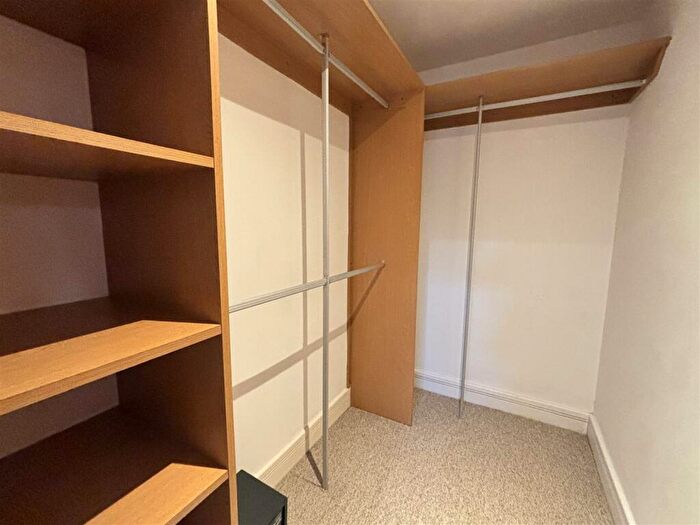 2 Bedroom Apartment For Sale In Tudor Court, London Road, Windlesham, GU20