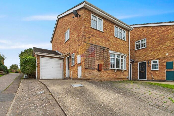 4 Bedroom Detached House For Sale In St Albans, St Mary's, Colchester, CO3