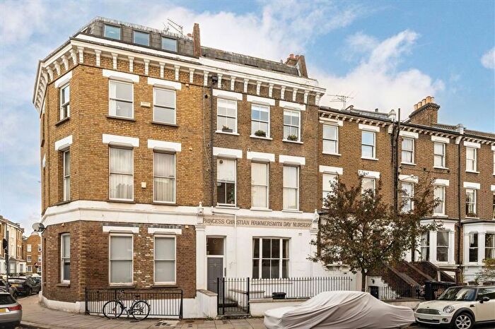 1 Bedroom Flat For Sale In Blythe Road, Brook Green, W14
