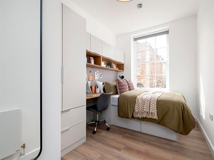 3 Bedroom Flat To Rent In Park Street, Bristol, BS1