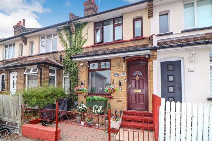 3 Bedroom Terraced House For Sale In Hazel Road, Erith, DA8