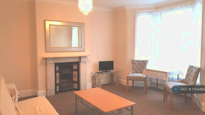 2 Bedroom Flat To Rent In Leybourne Road, London, E11