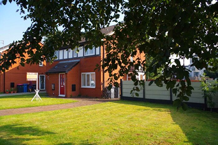2 Bedroom Semi-Detached House To Rent In Athenian Gardens, Salford, M7