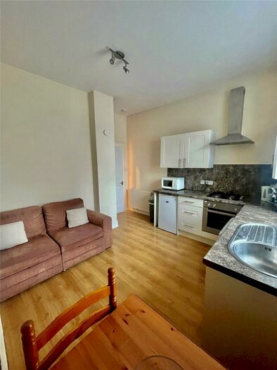 1 Bedroom Flat To Rent In Wallfield Crescent, Rosemount, Aberdeen, AB25