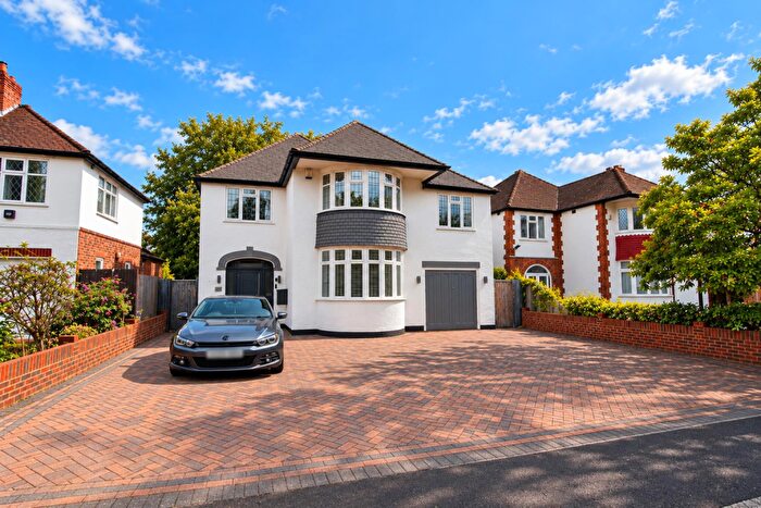 5 Bedroom Detached House For Sale In Nonsuch Walk, Cheam, Sutton, SM2