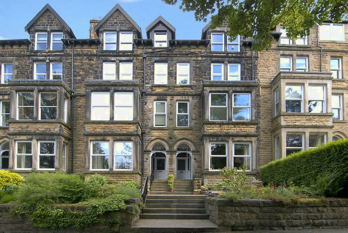2 Bedroom Flat To Rent In Valley Drive, Harrogate, HG2