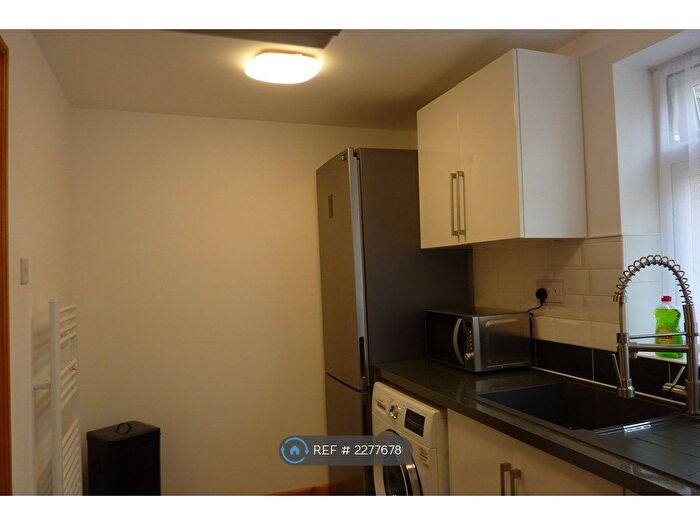 1 Bedroom Flat To Rent In Rushford Court, Manchester, M19