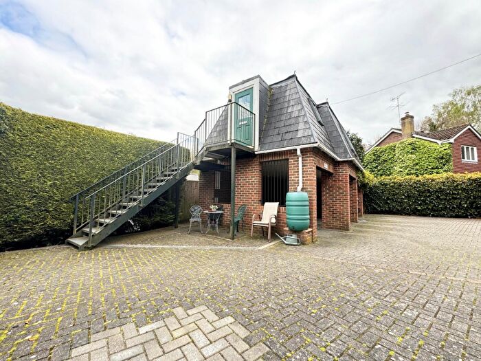 1 Bedroom Apartment To Rent In The Harrow Way, Basingstoke, RG22