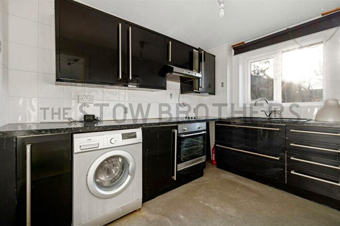 1 Bedroom Apartment To Rent In Stocksfield Road, London, E17