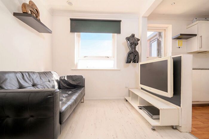 2 Bedroom Flat For Sale In Princes Street, Kettering, NN16