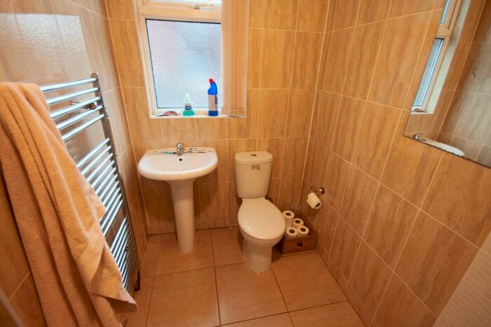 5 Bedroom Terraced House To Rent In Cardigan Road, Hyde Park, Leeds, LS6