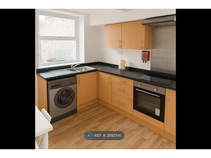 4 Bedroom Terraced House To Rent In Albert Street, Hucknall, Nottingham, NG15