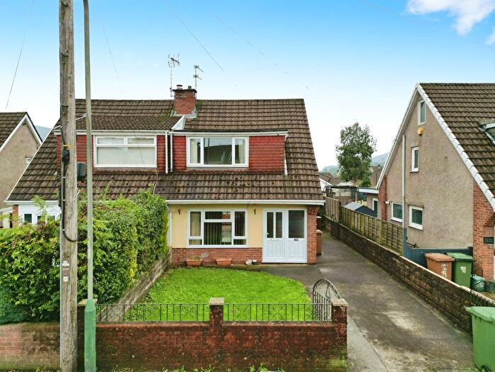 3 Bedroom Semi-Detached House For Sale In Glyn Collen, Llanbradach, Caerphilly, CF83