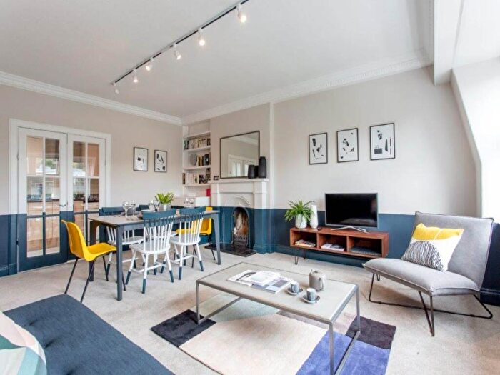 3 Bedroom Flat To Rent In Picardy Place, New Town, Edinburgh, EH1