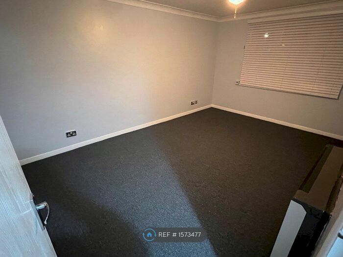 1 Bedroom Flat To Rent In Chopwell Close, London, E15