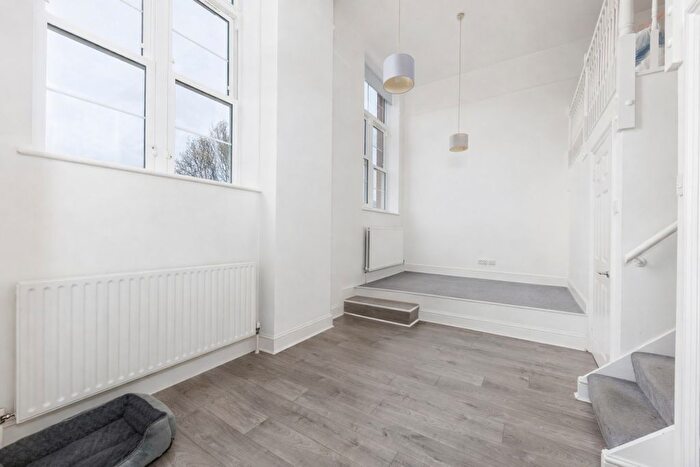 1 Bedroom Flat To Rent In Shillington Old School, Este Road, SW11