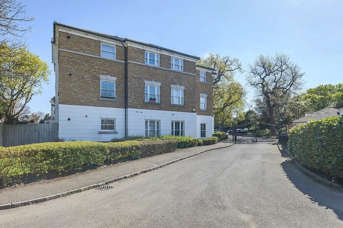 2 Bedroom Flat To Rent In Belmont Hill, SE13