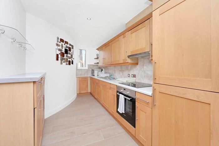 2 Bedroom Flat To Rent In Manchester Road, Canary Wharf, London, E14
