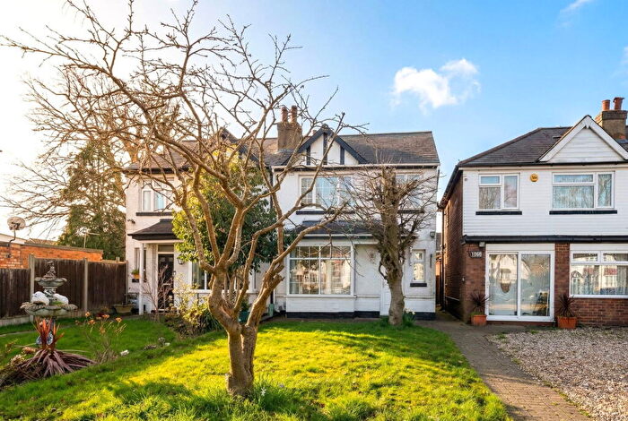 3 Bedroom Semi Detached House For Sale In Stratford Road, Hall Green, B28