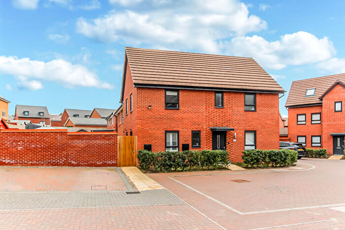 3 Bedroom Semi Detached House For Sale In Pinnels Road, Wellingborough, NN8