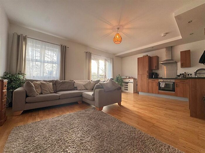 3 Bedroom Duplex To Rent In Savile Grange, Free School Lane, HX1