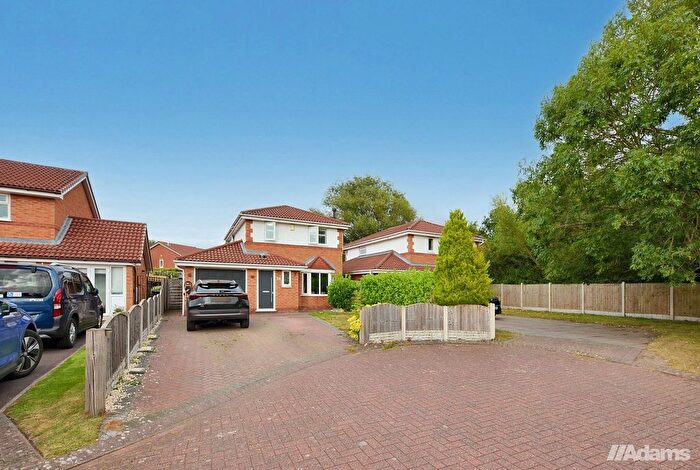 3 Bedroom Detached House For Sale In Sherborne Close, Runcorn, WA7